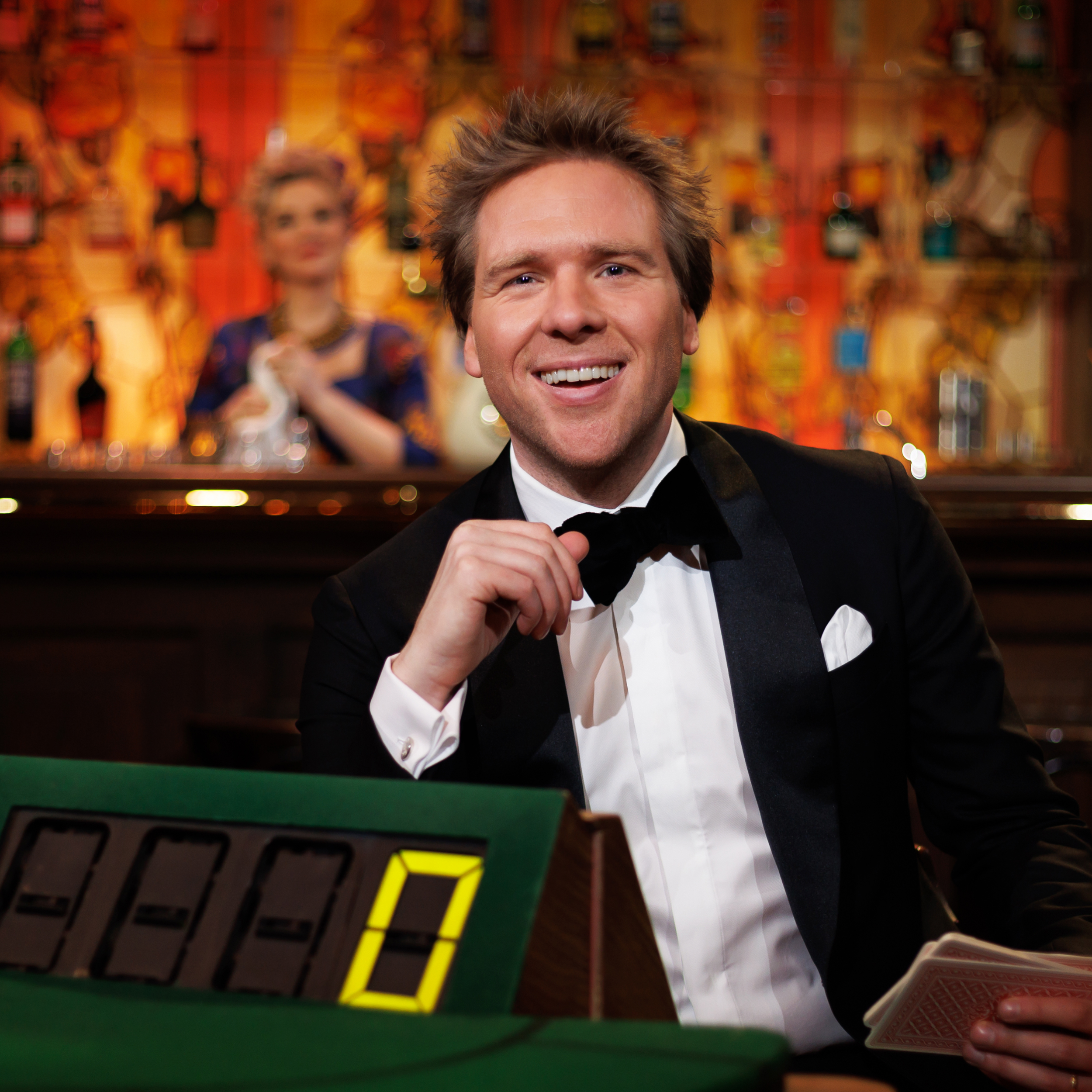 Sjoerd als presentator van Met Het Mes Op Tafel